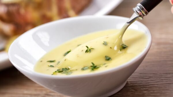 Sauce Béarnaise Rezept in Schale